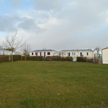Luxe Vakantiechalet Met Omheinde Tuin Bredene 6Pers Exterior photo