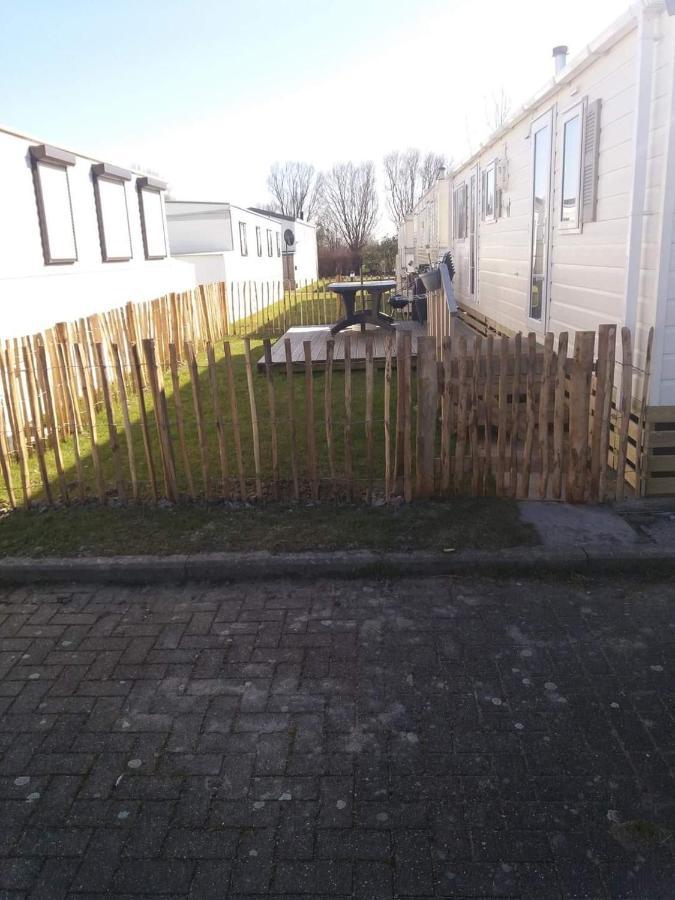 Luxe Vakantiechalet Met Omheinde Tuin Bredene 6Pers Exterior photo